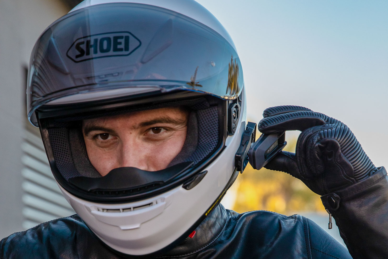 https://www.overlanders.ie/wp-content/uploads/2022/04/cardo-packtalk-edge-first-look-motorcycle-communications-intercome-devices-mesh-bluetooth-2.jpg